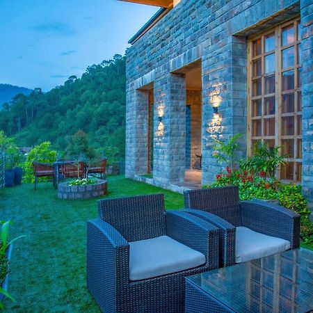 Stayvista At Sylvana Villas With Lawn, Bbq And Jacuzzi กัสซอลี ภายนอก รูปภาพ